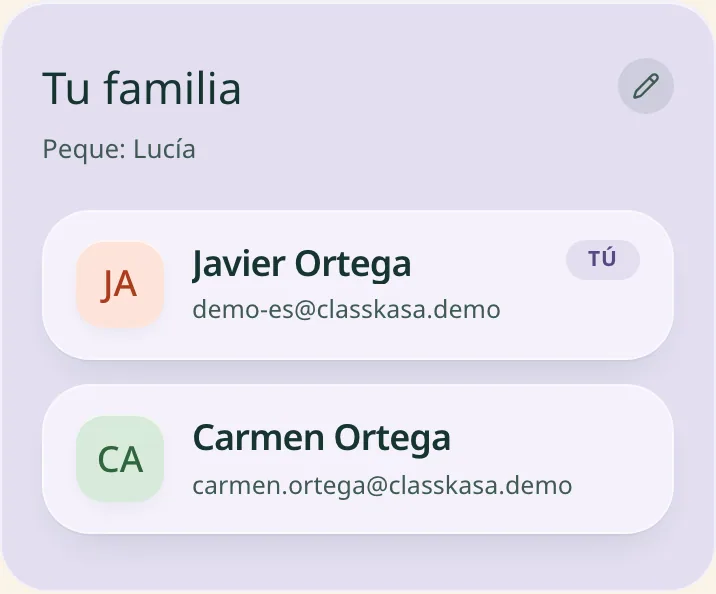 La tarjeta «Tu familia» en la vista de la familia, con los dos adultos y el niño